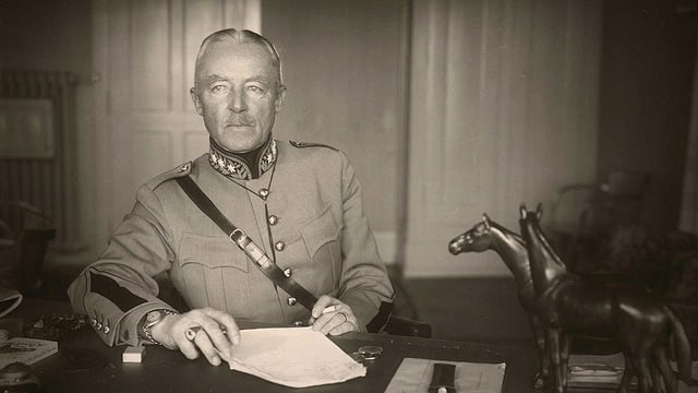 Il general svizzer durant la Segunda Guerra mundiala, Henri Guisan. Il general svizzer durant la Segunda Guerra mundiala, Henri Guisan.