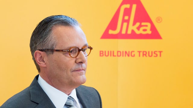 Sika-Verwaltungsratspräsident Paul Hälg an Medienkonferenz. 