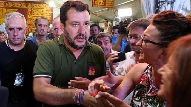 Ex-Innenminister und Lega-Chef Matteo Salvini am 30. August bei Anhängern in Conselve im Veneto. Ex-Innenminister und Lega-Chef Matteo Salvini am 30. August bei Anhängern in Conselve im Veneto.