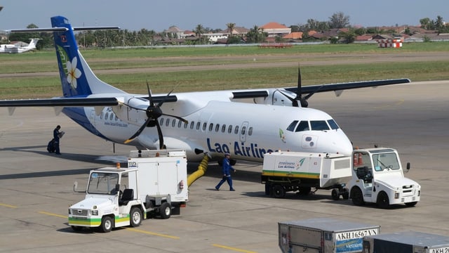 Ein Flieger der Fluggesellschaft Lao Airline. Ein Flieger der Fluggesellschaft Lao Airline.