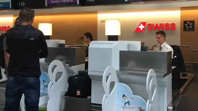 Check-In-Schalter der Swiss am Flughafen Zürich Check-In-Schalter der Swiss am Flughafen Zürich