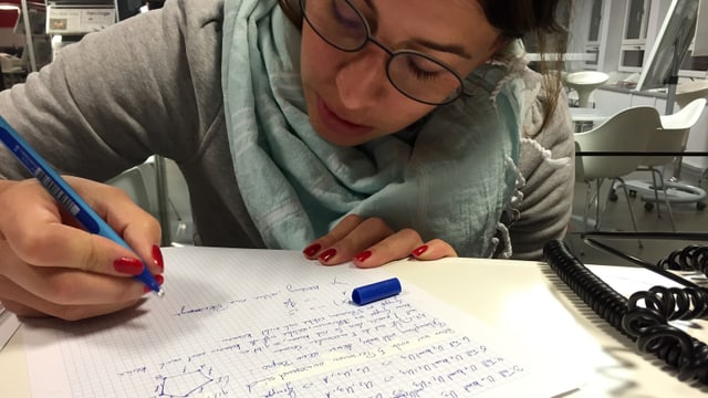 Dominique Gisin macht Hausaufgaben. Dominique Gisin macht Hausaufgaben.