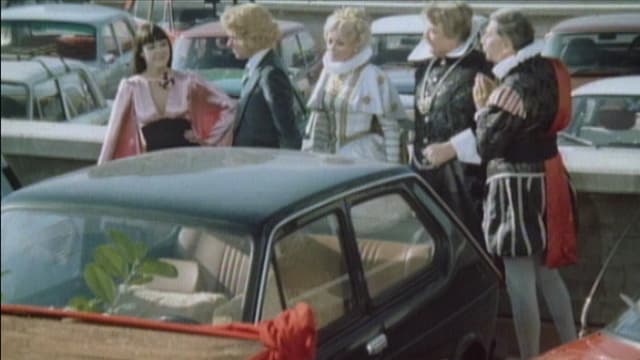 Video «Die Märchenbraut: Verhexte Autos (9/13)» abspielen Video «Die Märchenbraut: Verhexte Autos (9/13)» abspielen