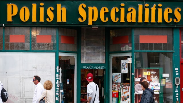 Symbolbild: Ein Laden in einer britischen Kleinstadt, angeschrieben mit «Polish Specialities». Symbolbild: Ein Laden in einer britischen Kleinstadt, angeschrieben mit «Polish Specialities».