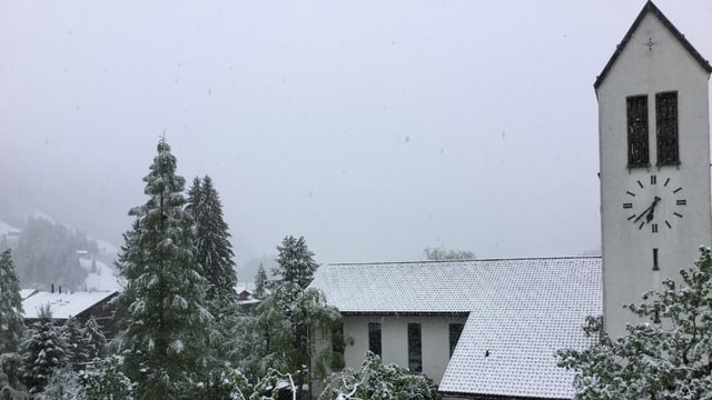 Am Montagmorgen lag in der Lenk auf 1000 Metern über Meer Schnee. Am Montagmorgen lag in der Lenk auf 1000 Metern über Meer Schnee.