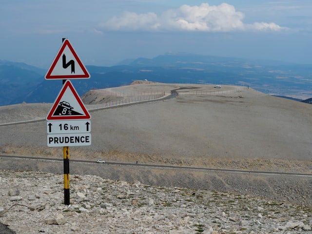 Blick auf Fels und Gröss am Mont Ventoux. Blick auf Fels und Gröss am Mont Ventoux.