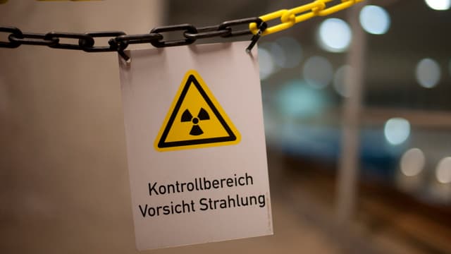 Strahlen-Warnschild Strahlen-Warnschild