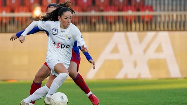 Martina Moser am Ball Martina Moser am Ball
