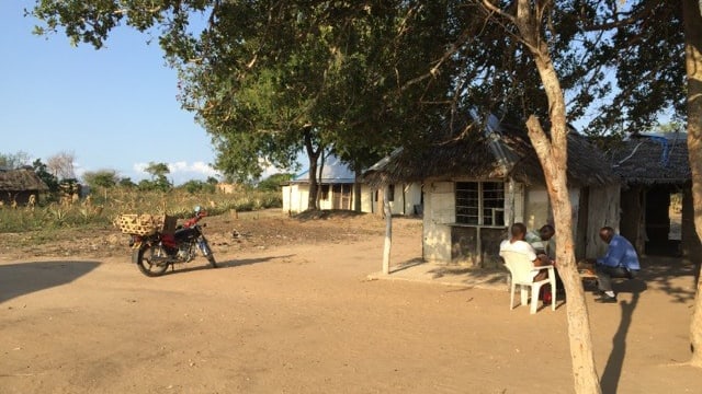 Der Dorfplatz von Gama Makani Der Dorfplatz von Gama Makani