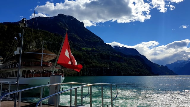 Blick vom Landesteg in Brunnen auf den Vierwaldstättersee. Blick vom Landesteg in Brunnen auf den Vierwaldstättersee.