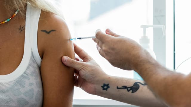Dünnes Girl Kann Nicht Mehr Warten Dünnes Girl Kann Nicht Mehr Warten