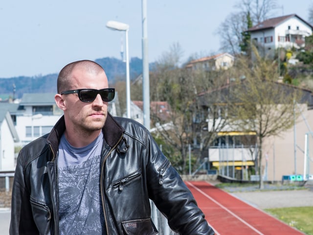 Tom Gisler unterwegs mit Rapper Tommy Vercetti in seiner alten Heimat Ostermundigen.