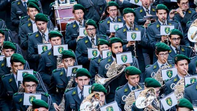 Militärmusiker in Reih und Glied Militärmusiker in Reih und Glied