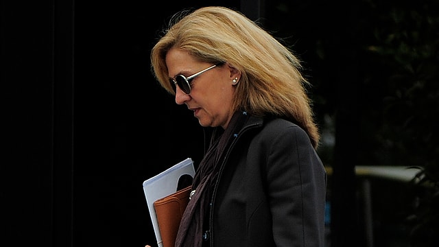 Königstochter Cristina auf der Strasse mit Sonnenbrille. Königstochter Cristina auf der Strasse mit Sonnenbrille.