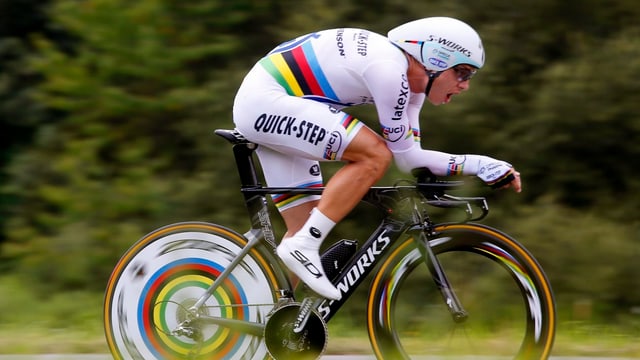 Tony Martin auf seiner Zeitfahr-Maschine. Tony Martin auf seiner Zeitfahr-Maschine.