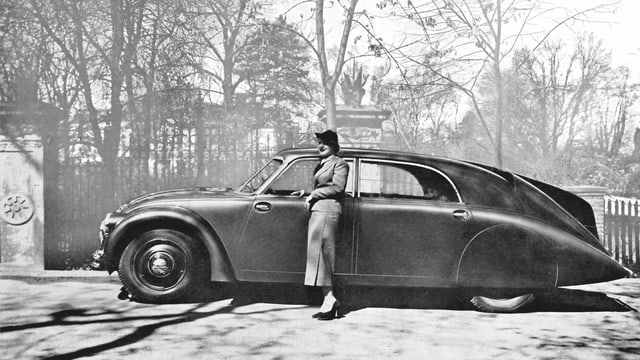 Auto als Statussymbol: eine französische Werbung von 1934. Auto als Statussymbol: eine französische Werbung von 1934.