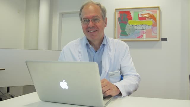 Thierry Carrel am Computer