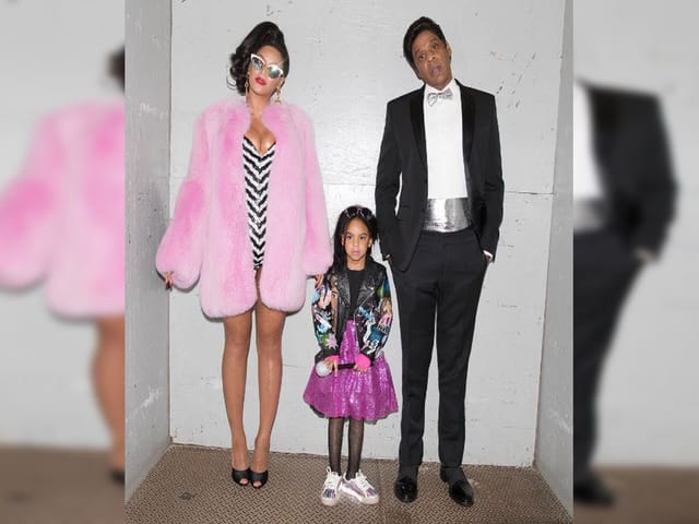 Beyoncé, Jay-Z und die gemeinsame Tochter Blue Ivy sind als Barbie, Ken und Töchterchen an Halloween unterwegs.