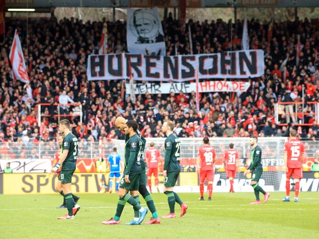 Union-«Fans» mit Plakat