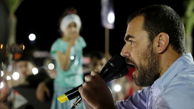 Zefzafi bei einer Protestkundgebung. Zefzafi bei einer Protestkundgebung.