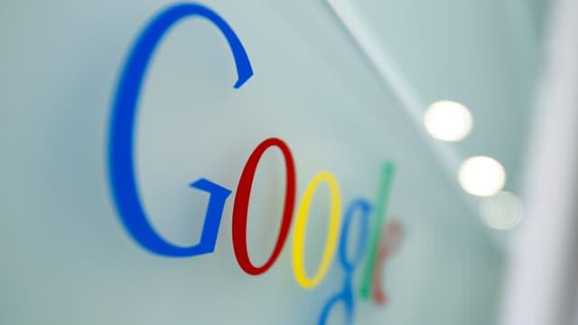 Firmenschild von Google. Firmenschild von Google.