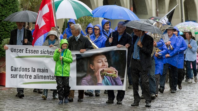 Umzug von Bäuerinnen und Bauern in Bern. Umzug von Bäuerinnen und Bauern in Bern.