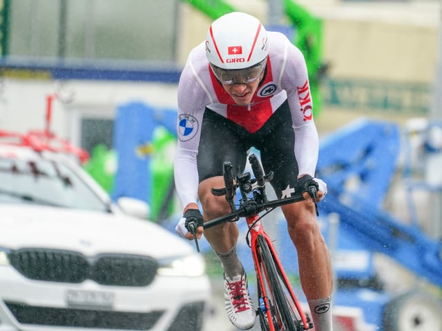 Simon Pellaud hat ein neues Team. Simon Pellaud hat ein neues Team.