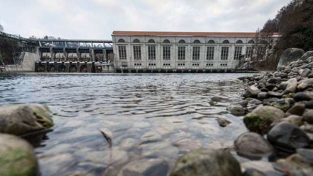 Das Wasserkraftwerk Mühleberg im Kanton Bern. Das Wasserkraftwerk Mühleberg im Kanton Bern.