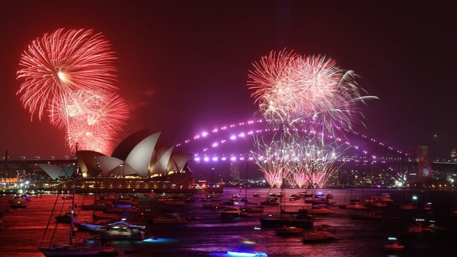 Purtret d'in fieu artifizial sur l'opera a Sydney. Purtret d'in fieu artifizial sur l'opera a Sydney.
