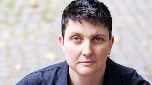 Porträt von Manuela Kay. Porträt von Manuela Kay.