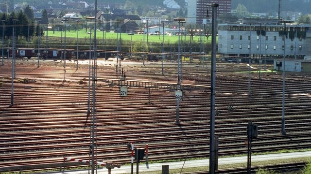 Gleisfeld beim Rangierbahnhof Spreitenbach-Killwangen. Gleisfeld beim Rangierbahnhof Spreitenbach-Killwangen.