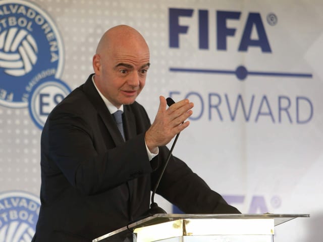 Fifa-Präsident Gianni Infantino an einem Rednerpult Fifa-Präsident Gianni Infantino an einem Rednerpult