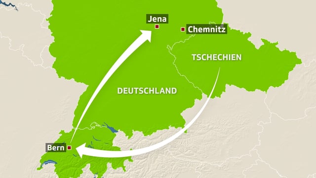 Die Tatwaffe, die bei allen zehn NSU-Morden eingesetzt wurde, gelangte von Tschechien über die Schweiz nach Deutschland. Die Tatwaffe, die bei allen zehn NSU-Morden eingesetzt wurde, gelangte von Tschechien über die Schweiz nach Deutschland.