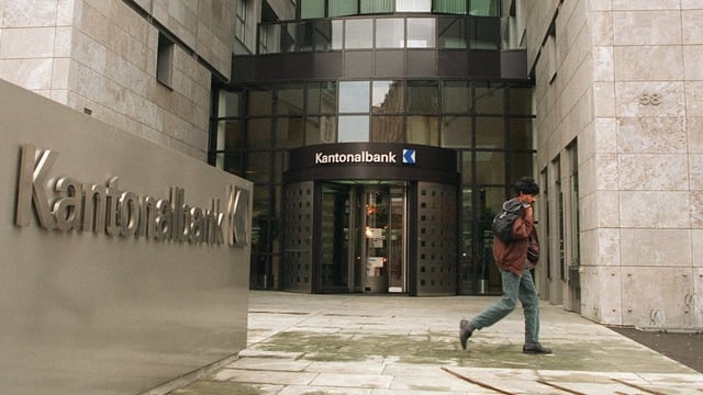 Eingang des AKB-Hauptsitzes. Eingang des AKB-Hauptsitzes.