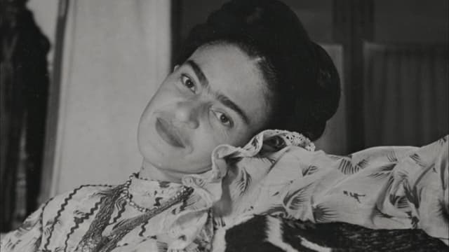 Video «Frida Kahlo und Diego Rivera – eine verzehrende Leidenschaft» abspielen Video «Frida Kahlo und Diego Rivera – eine verzehrende Leidenschaft» abspielen