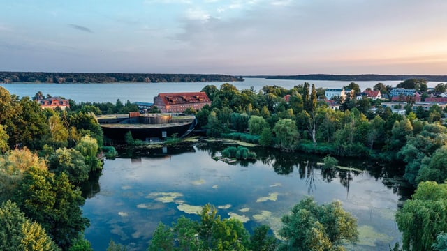 Seenlandschaft mit viel Grün. Seenlandschaft mit viel Grün.