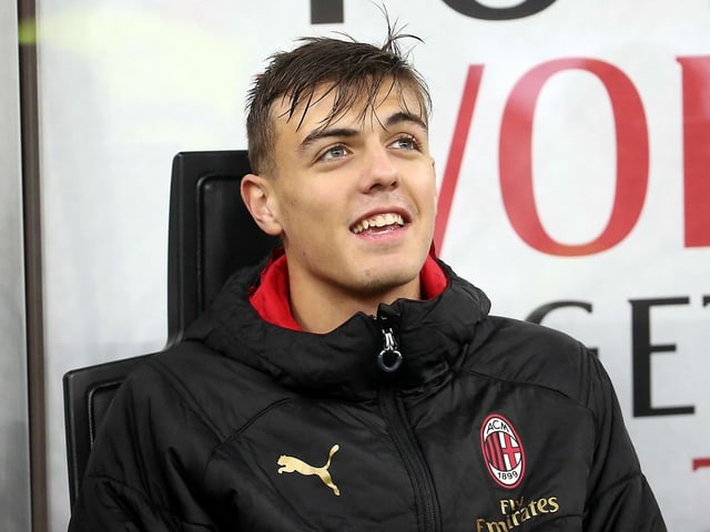 Daniel Maldini auf der Spielerbank.