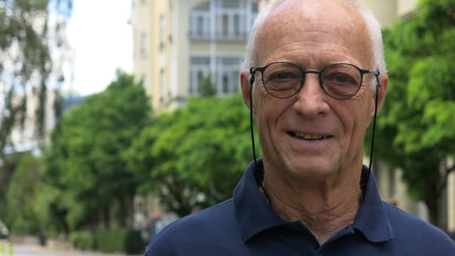 Ein Mann mit Brille. Ein Mann mit Brille.