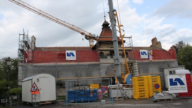 Schützenhaus Baden im Umbau mit Baugerüst Schützenhaus Baden im Umbau mit Baugerüst