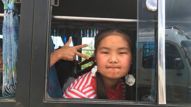 Mädchen in einem Bus Mädchen in einem Bus