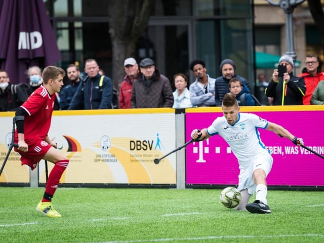 Duell zwischen Fortuna Düsseldorf und Anpfiff Hoffenheim in der Amputierten-Fussball Bundesliga.