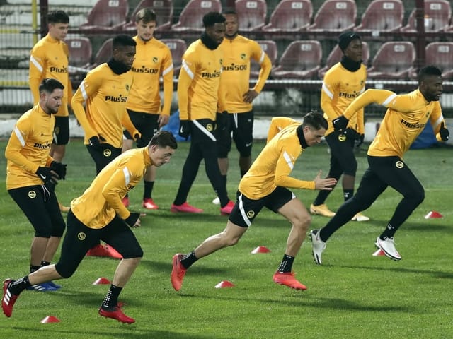 Die Klubs der Super League (im Bild: Spieler der Young Boys im Training). Die Klubs der Super League (im Bild: Spieler der Young Boys im Training).