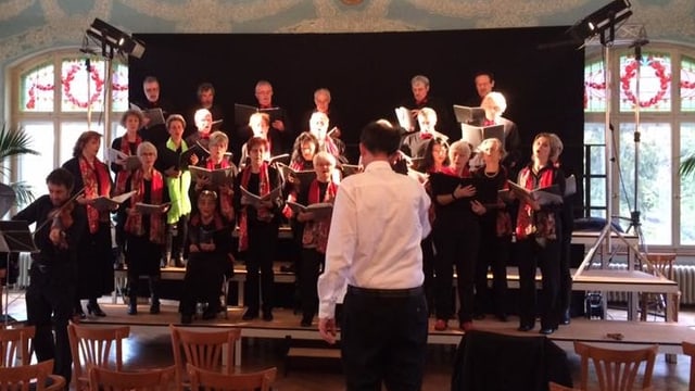 Il Chor masdo Alvra durant la davosa prova avant il concert da Nadal 2016. Il Chor masdo Alvra durant la davosa prova avant il concert da Nadal 2016.