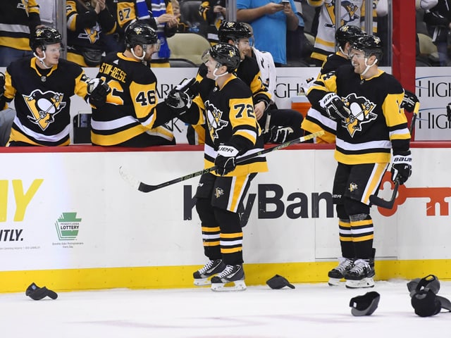 Patric Hörnqvist freut sich über seinen Hattrick. Patric Hörnqvist freut sich über seinen Hattrick.