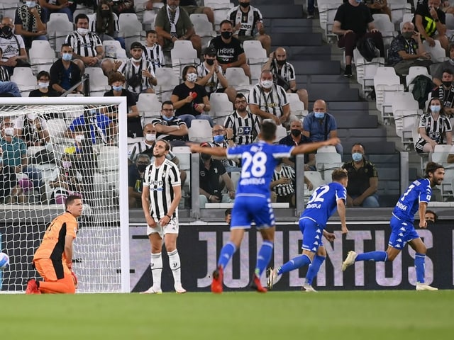 Die Empoli-Spieler feiern ihr Tor. Die Empoli-Spieler feiern ihr Tor.