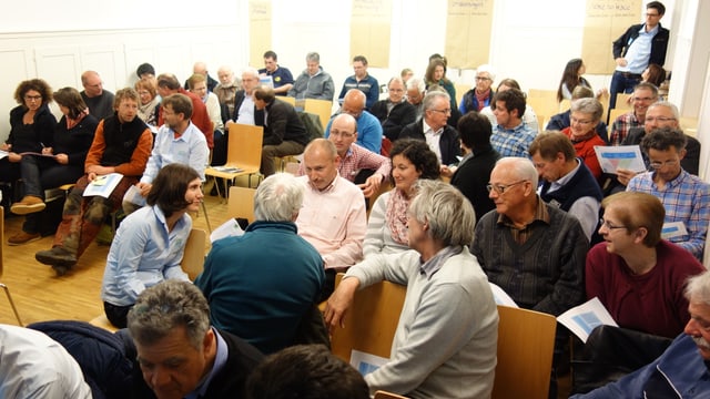 Ils commembers da l'Uniun Parc Ela èn sa fatschentads cun il futur dal parc. Ils commembers da l'Uniun Parc Ela èn sa fatschentads cun il futur dal parc.