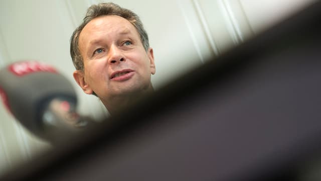 Philipp Müller informiert über seinen Rücktrit. Philipp Müller informiert über seinen Rücktrit.