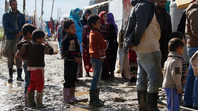Syrische Flüchtlinge in einem Flüchtlingslager im libanesischen Zahle Syrische Flüchtlinge in einem Flüchtlingslager im libanesischen Zahle