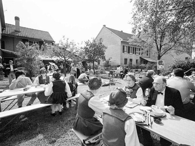 Brunch an einem Sonntagmorgen im Jahr 1979 in Reinach, Kanton Baselland. Brunch an einem Sonntagmorgen im Jahr 1979 in Reinach, Kanton Baselland.