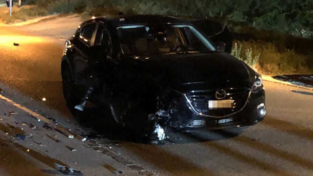 Beschädigtes Auto Beschädigtes Auto